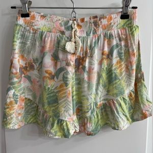 Girls art class shorts size medium
